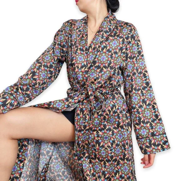 Peruvian Connection Tan and Black Kimono Robe - Picture 3 of 16